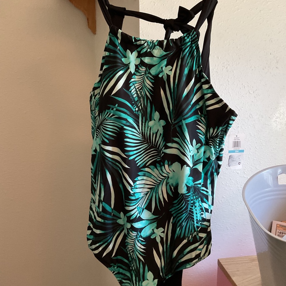 Clean water Tropical Print Women Swimsuit One Piece 20W NWT